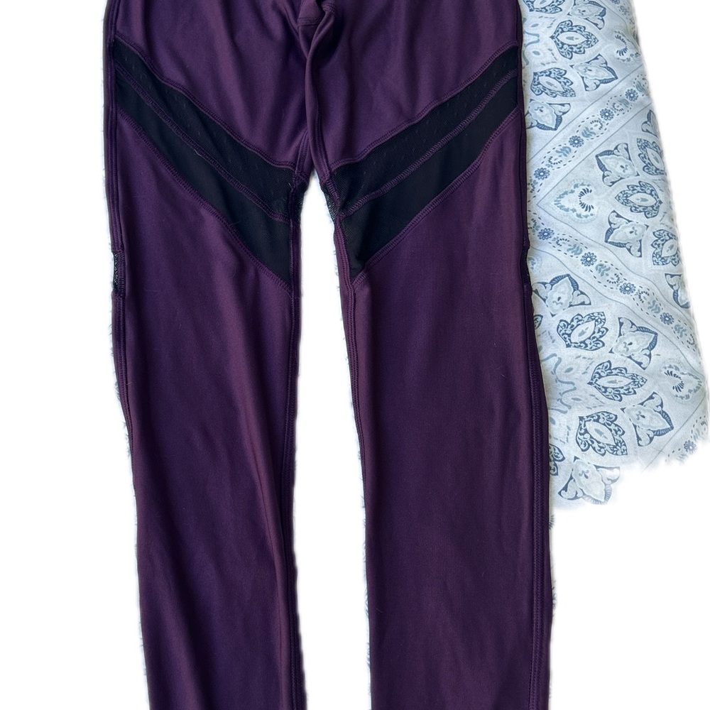 Womens NWT Purple and Black Athletic leggings